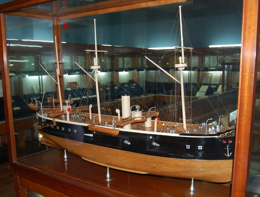 Visitar o Museu Naval e Marítimo com crianças em Valparaíso