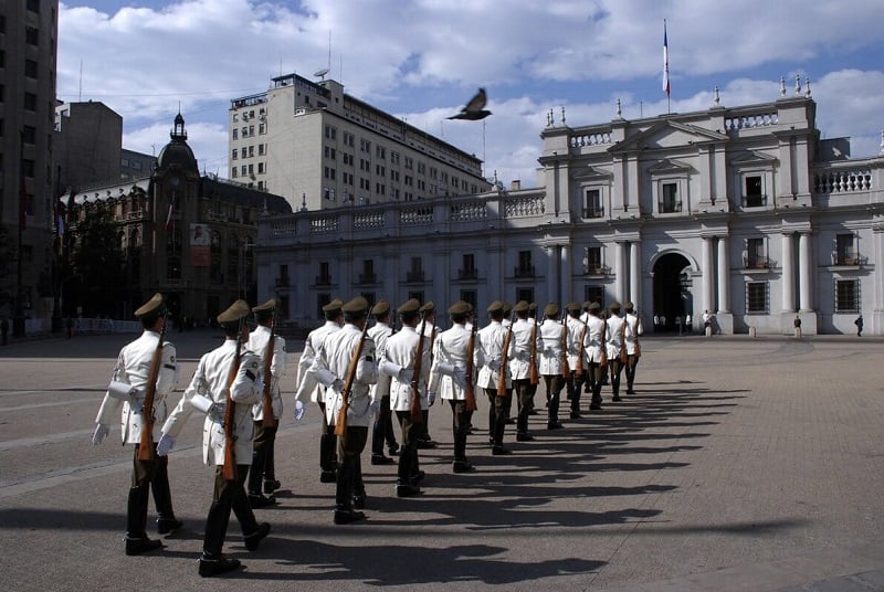 Conhecer o Palácio de La Moneda em Santiago no mês de novembro