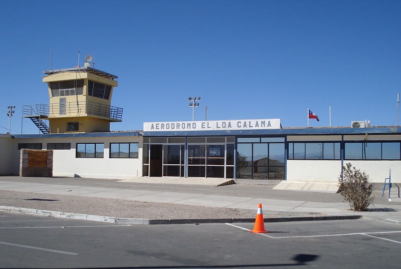 Fachada do aeroporto El Loa em Calama