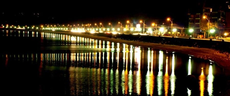 Costanera de Puerto Varas à noite