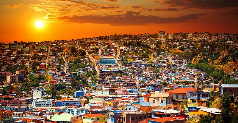 Valparaíso com pôr do sol - Chile
