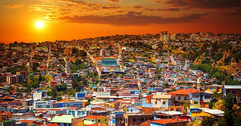 Pôr do sol em Valparaíso no Chile