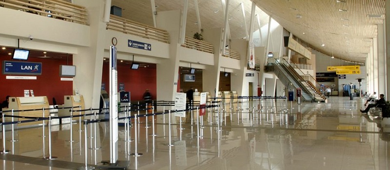 Interior do aeroporto El Tepual