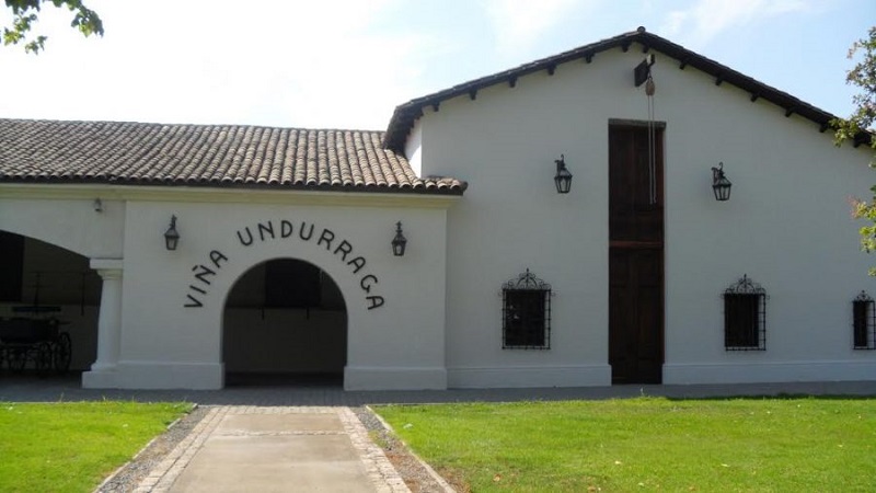 Fachada da vinícola Undurraga nos arredores de Santiago