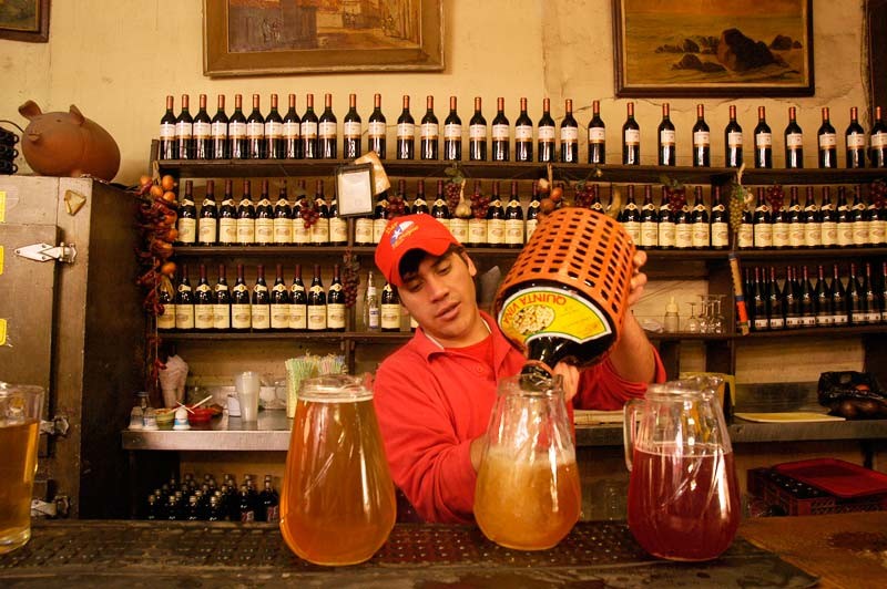 Bebidas no La Piojera em Santiago do Chile