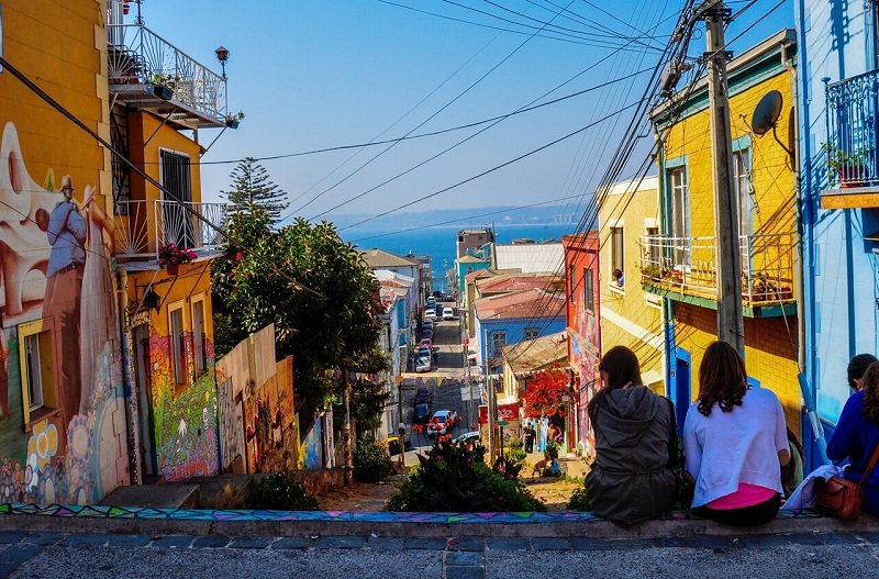 Muros coloridos e grafitados em Valparaíso