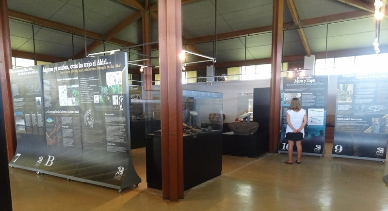 Painéis informativos no Museu Antropológico da Ilha de Páscoa