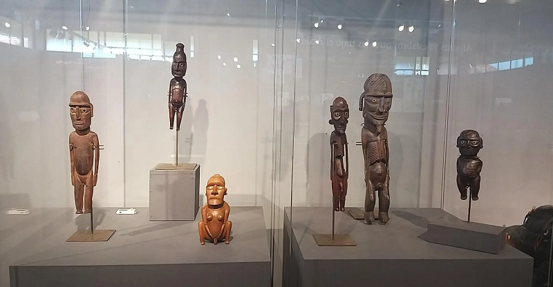 Peças expostas no Museu Antropológico da Ilha de Páscoa