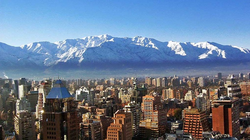 Vista ampla da cidade de Santiago