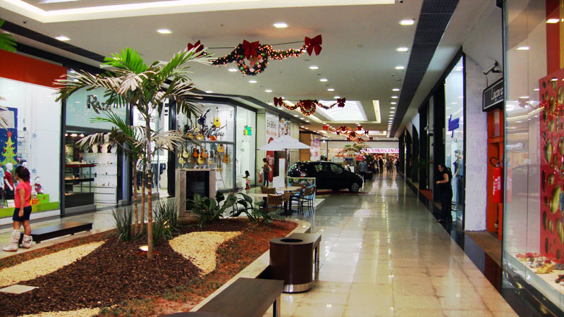 Área interna do shopping Portal em Valparaíso