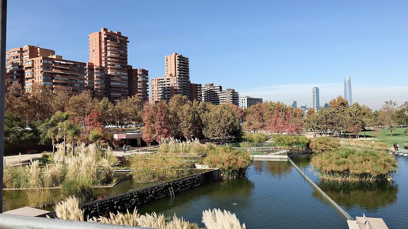 Parque Bicentenário em Santiago do Chile na primavera