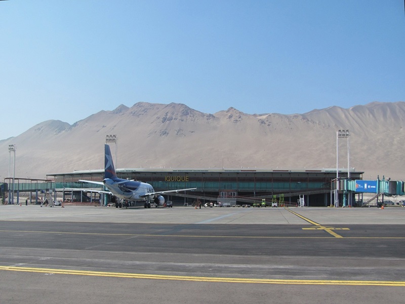 Avião no Aeroporto Internacional de Iquique