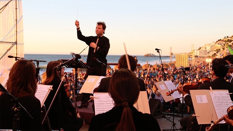 Concerto musical de Ano Novo na Praia Reñaca em Viña del Mar