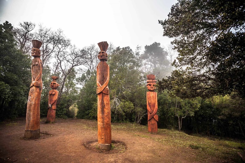 Esculturas no Cerro Ñielol em Temuco