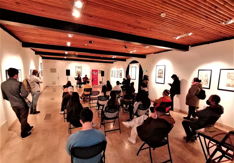 Oficina acontecendo no Museu de Belas Artes em Valparaíso