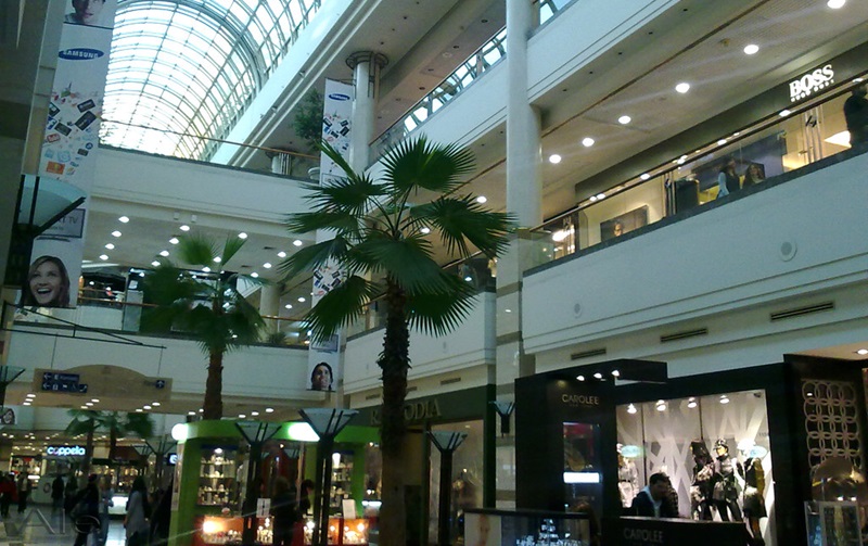 Interior do shopping Alto Las Condes em Santiago do Chile