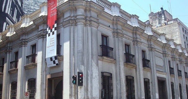 Fachada do Museu Chileno de Arte Pré-Colombiana em Santiago